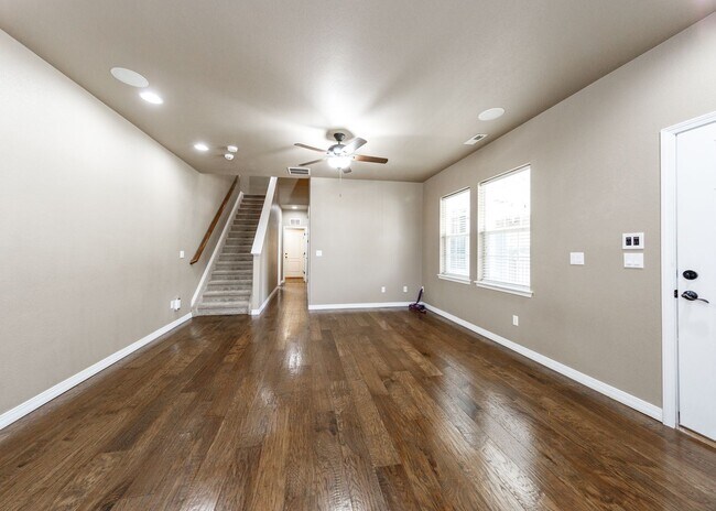 Building Photo - Westside 3 Bed Townhouse in Gold Hill Mesa