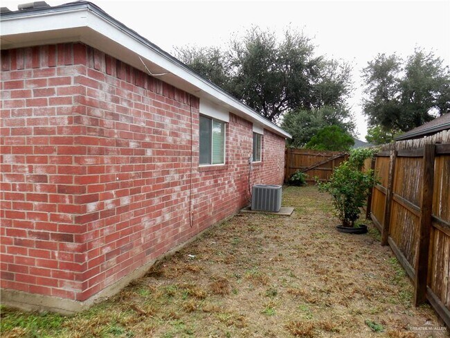 Building Photo - 4220 Eagle Ave