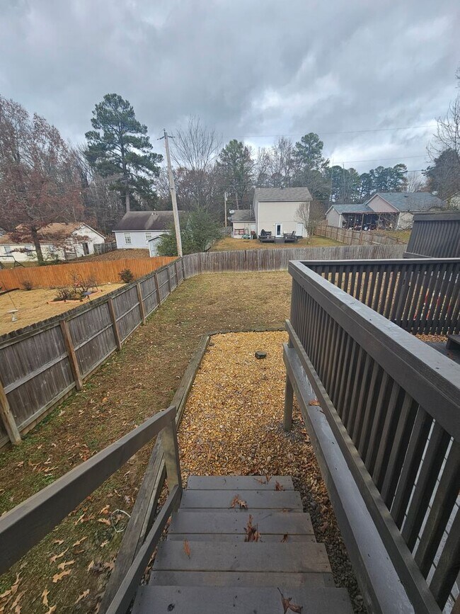 Building Photo - Home in Benton