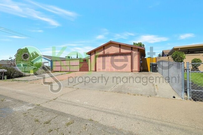 Building Photo - 7137 Reyn Oaks Way