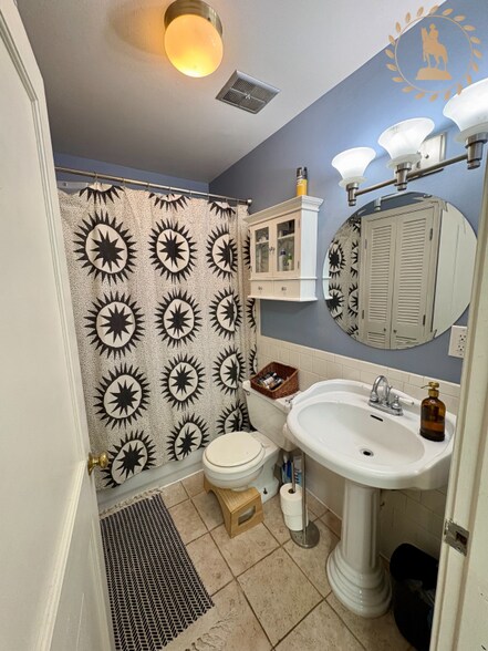 Building Photo - 211 E Mt Royal Ave