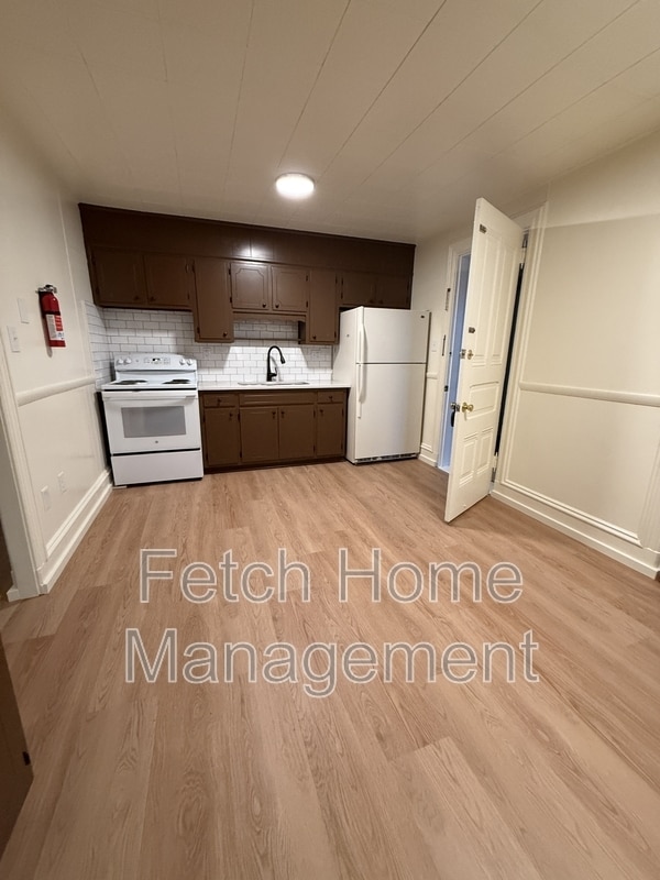 Building Photo - 243 Old Leacock Rd