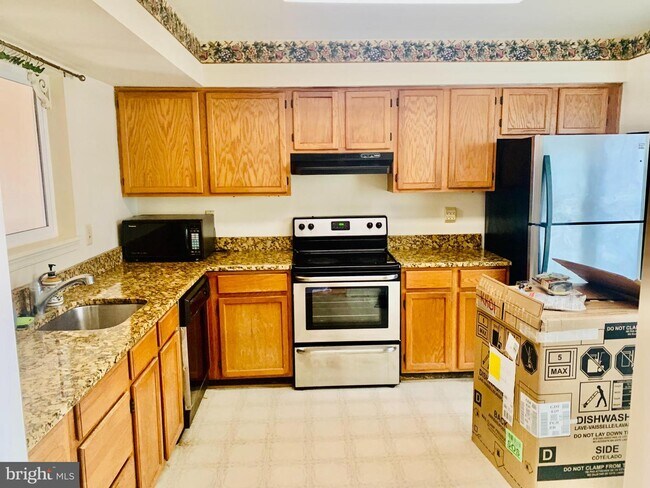 Building Photo - 8792 Manahan Dr