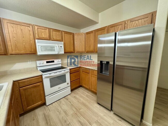 Building Photo - 838 S Kalispell Cir
