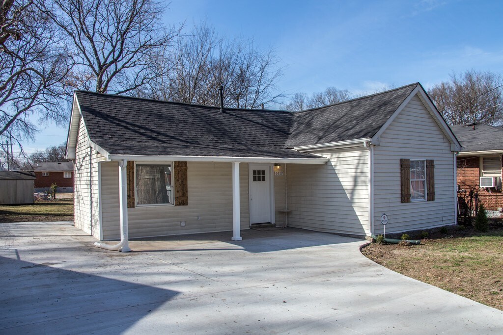 Building Photo - 1417 22nd Ave N