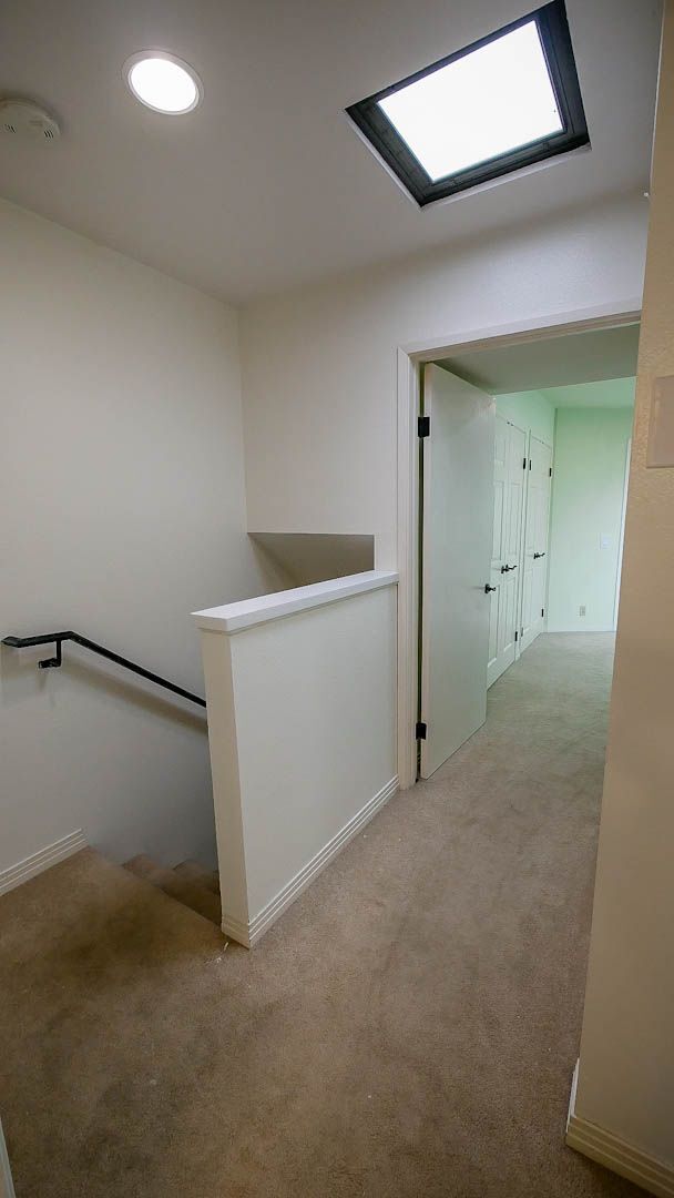 Building Photo - Stylish Sea Colony 3-Level Townhome!