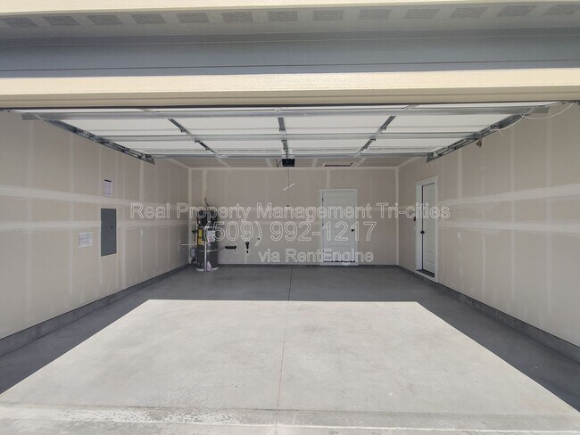 Building Photo - 8304 Gardner St