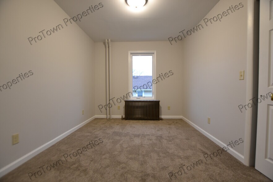 Building Photo - 333 Hughes Ave