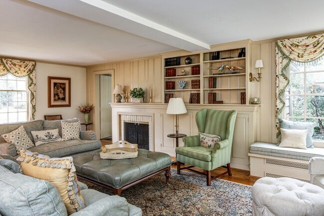 Building Photo - 148 Heritage Rd