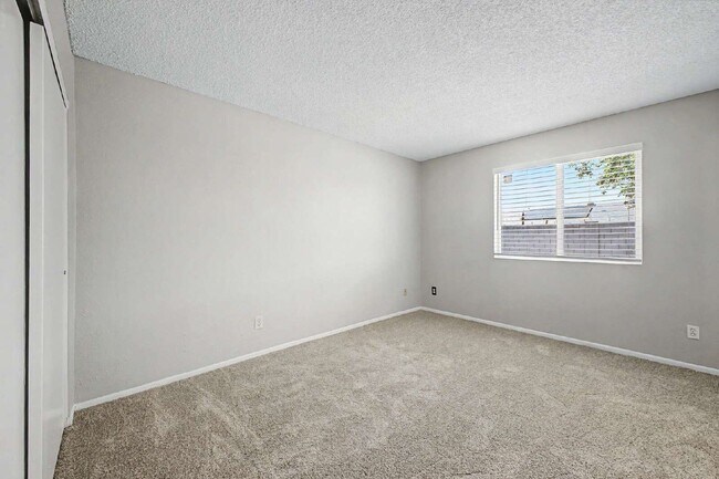 Building Photo - 12446 N 36th Dr