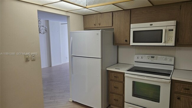 Building Photo - 1600 S Ocean Dr