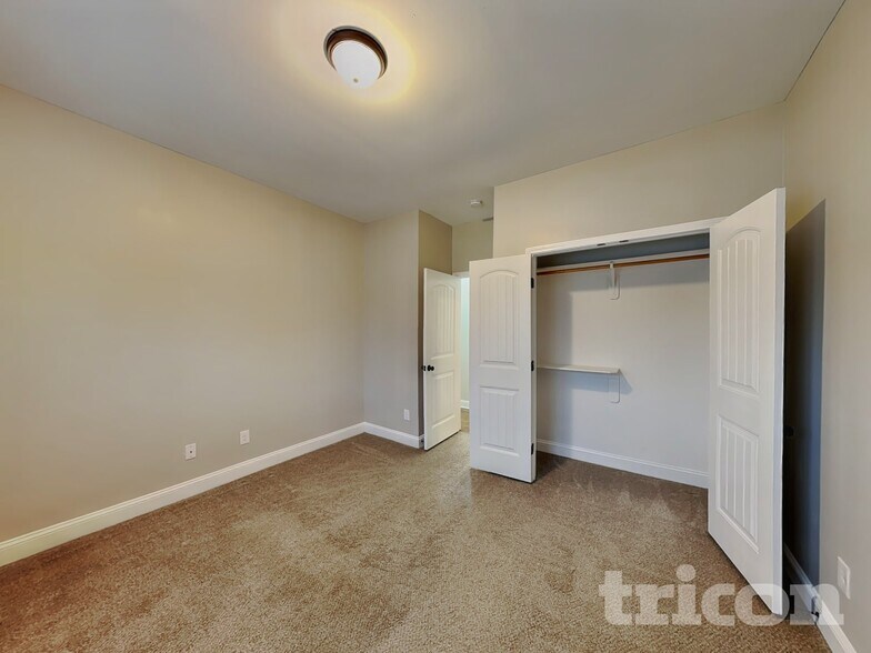 Building Photo - 156 Sharpstone Ln