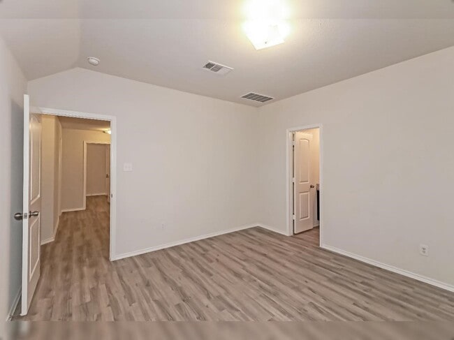 Building Photo - 16906 Andrew Nook Ln