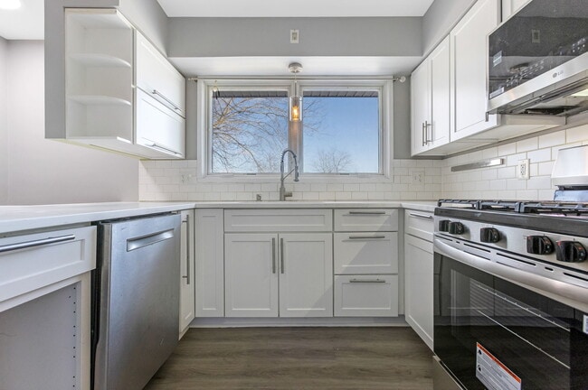 Building Photo - 11580 Highland Park