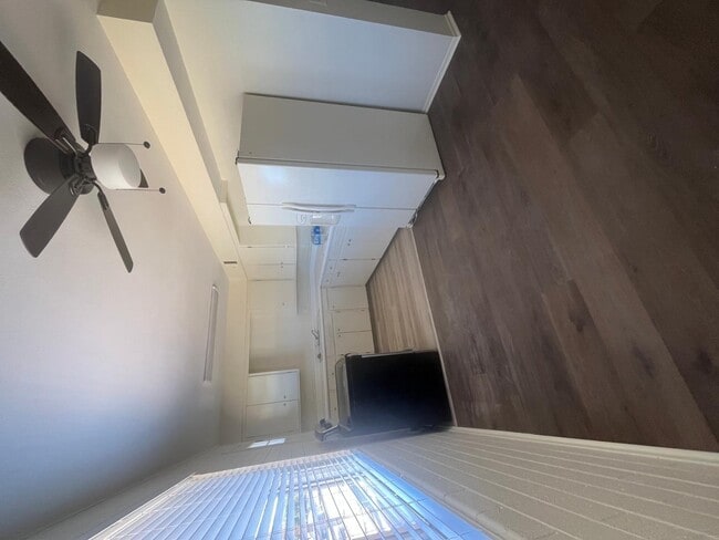 Building Photo - 499 S 2nd St