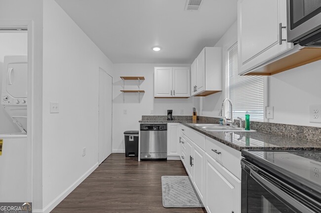 Building Photo - 2533 Godfrey Dr NW