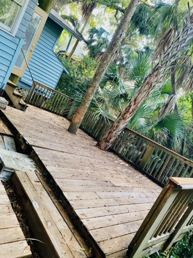 Building Photo - Two Bedroom Home - Folly Beach!