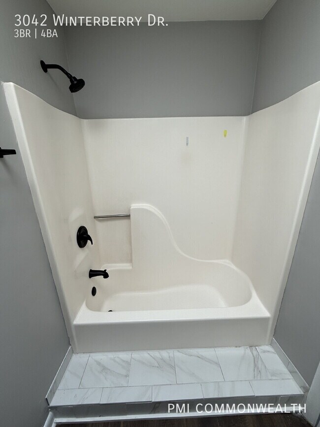 Building Photo - 3042 Winterberry Dr