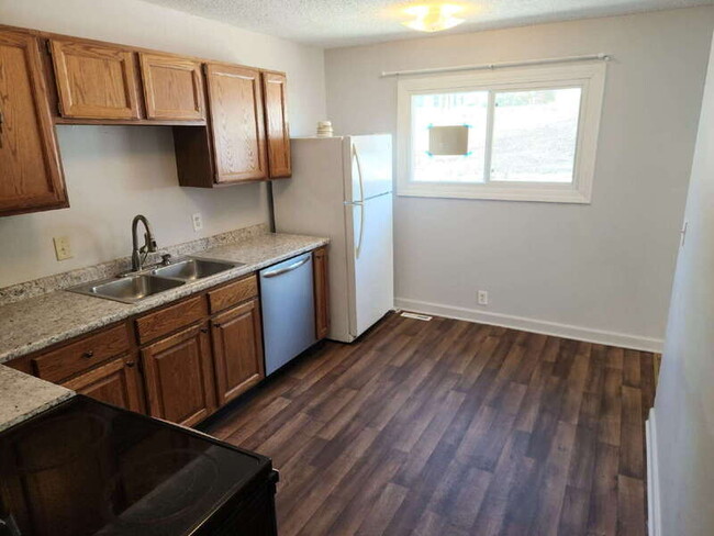 Building Photo - 122 Mckinley Ave