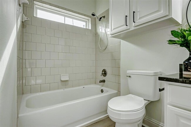 Building Photo - 5 Versante Ct