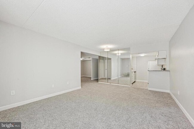 Building Photo - 800 Avondale Rd