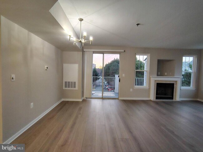 Building Photo - 1641 International Dr