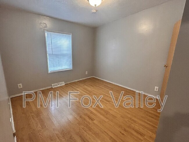 Building Photo - 5024 Shamrock Way