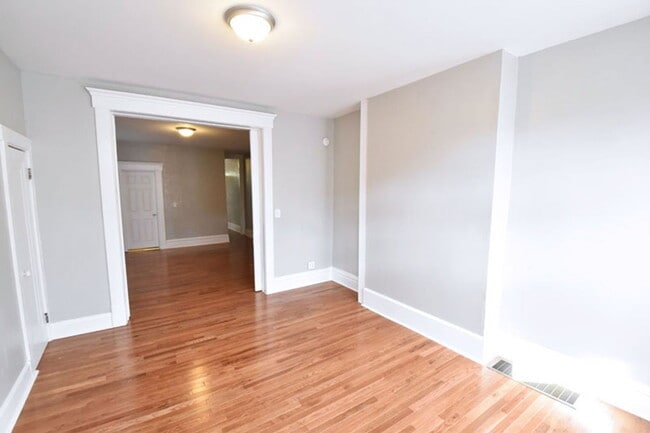 Building Photo - 2355 N High St