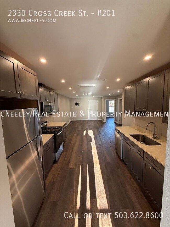 Building Photo - 2330 Cross Creek St