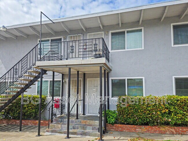 Building Photo - 1448 Merced St