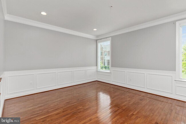 Building Photo - 15305 Sweetbay St