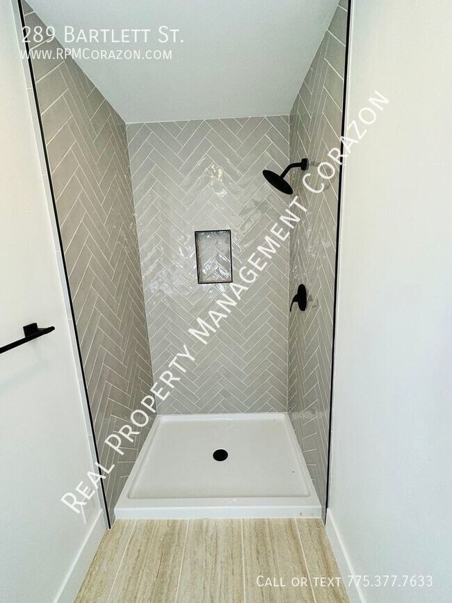 Building Photo - 289 Bartlett St