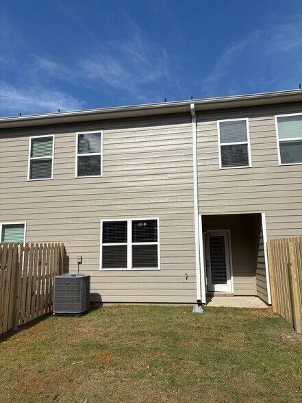 Building Photo - 3462 Firestone Dr