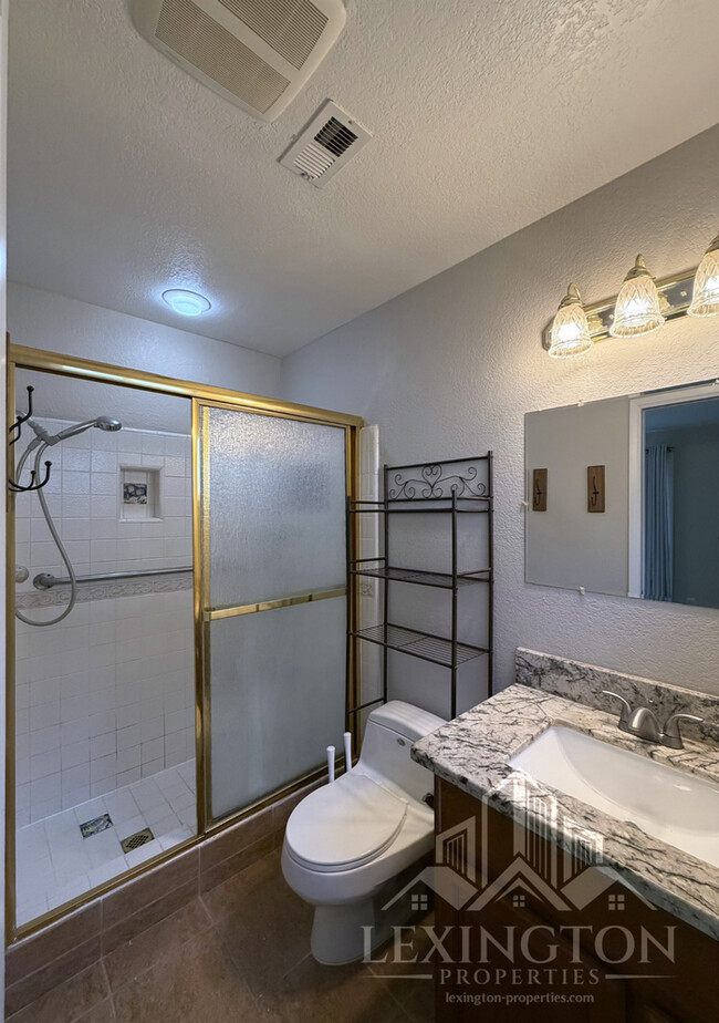 Building Photo - Lovely updated, 3BD/2BA, Home in Rocklin – off Pacific St. near Hwy 80 Access!