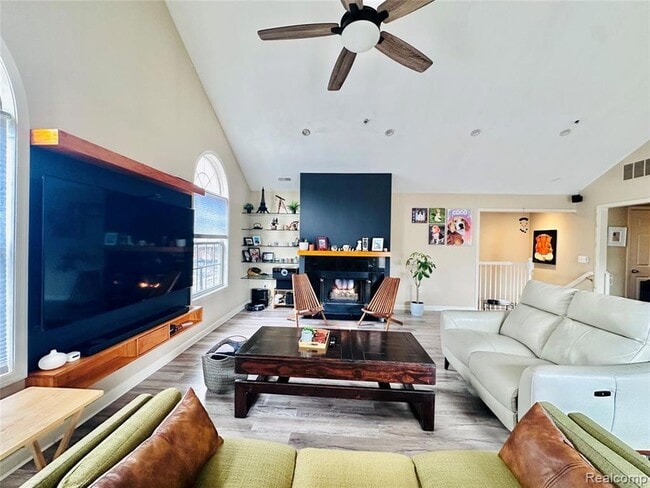 Building Photo - 28122 Carlton Way Dr