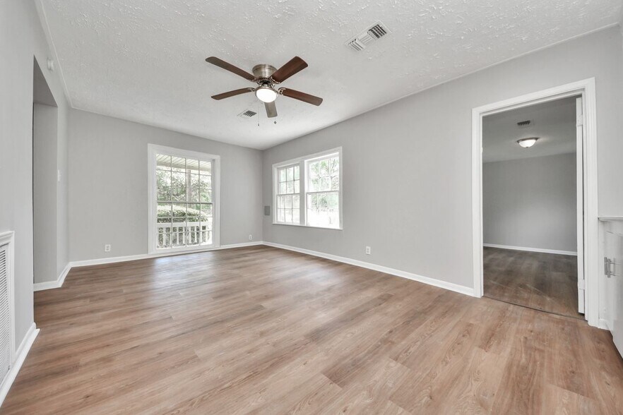 Building Photo - 3603 Crosby Cedar Bayou Rd