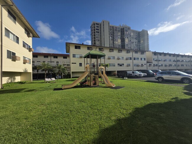 Building Photo - 350 Aoloa St