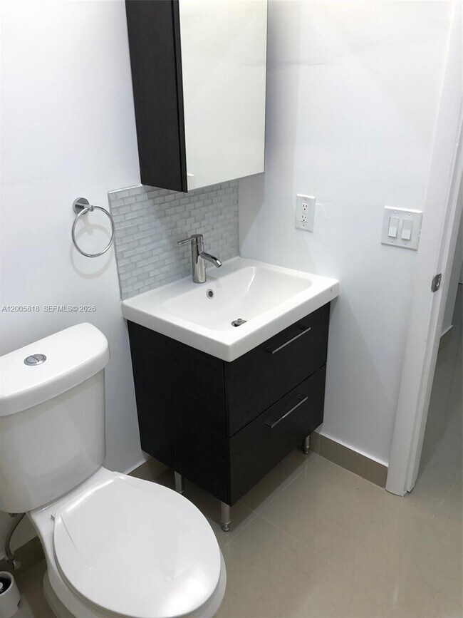 Building Photo - 2465 NE 183rd St