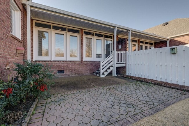 Building Photo - 218 Stoners Glen Ct