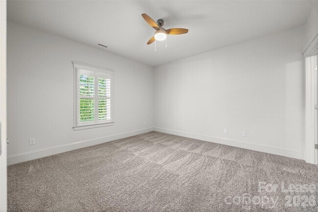 Building Photo - 706 Kingsley Way
