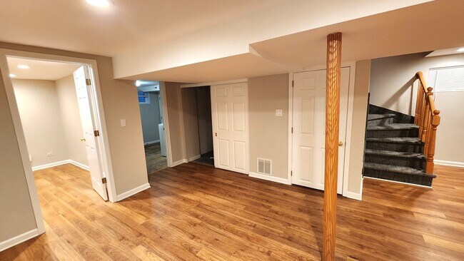 Building Photo - 1206 Lynn Terrace