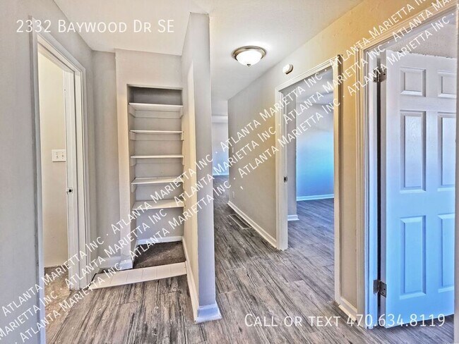 Building Photo - 2332 Baywood Dr SE