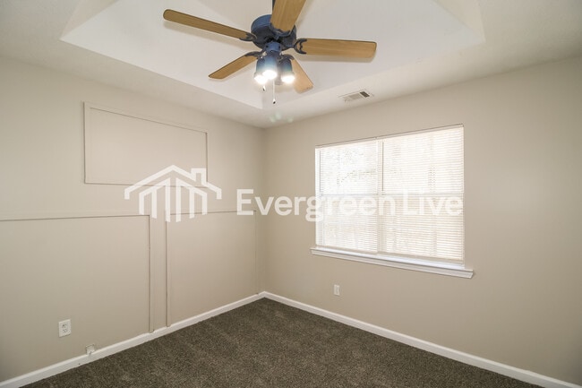 Building Photo - 365 Wynbrook Dr