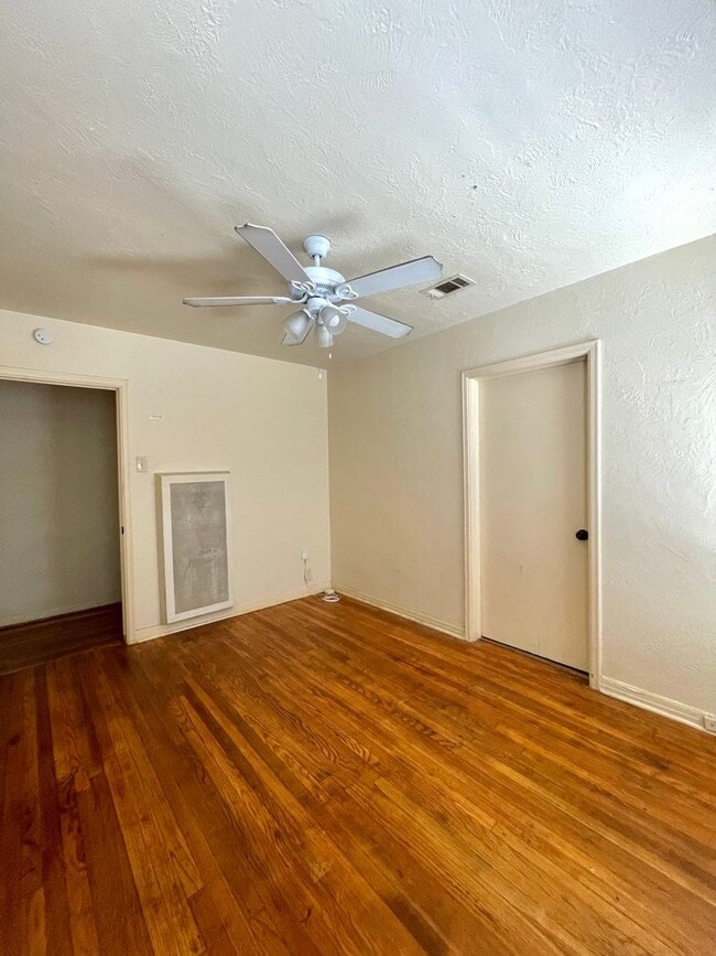 Building Photo - 205-207 Tennant