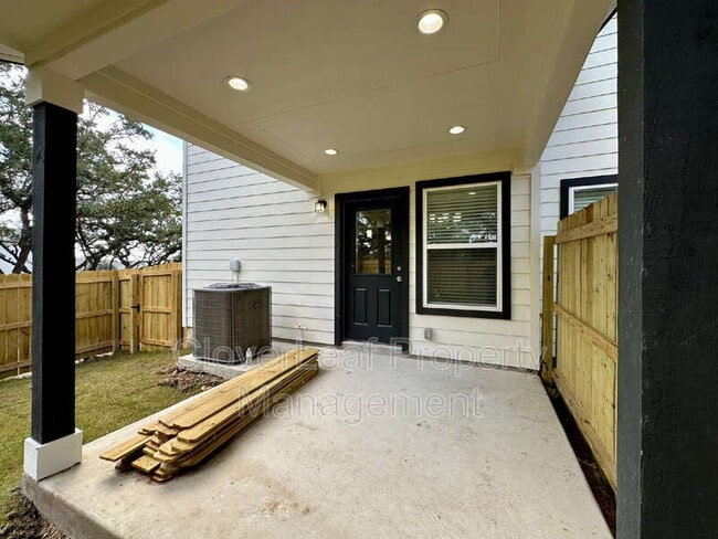 Building Photo - 776 Abigail Aly
