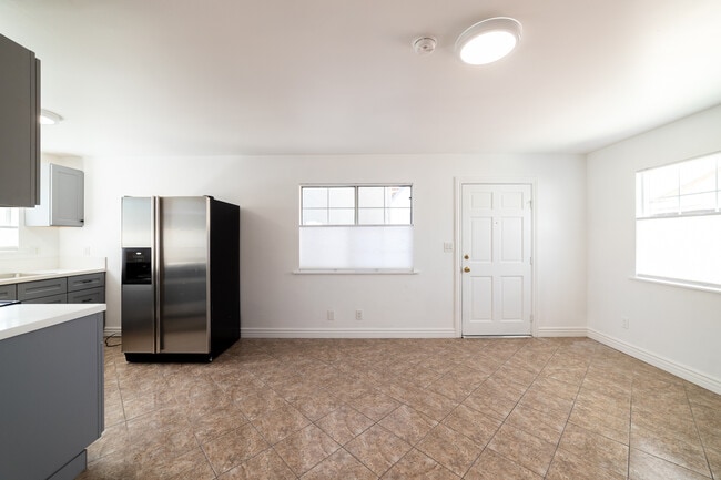 Building Photo - 2718 Alsace Ave
