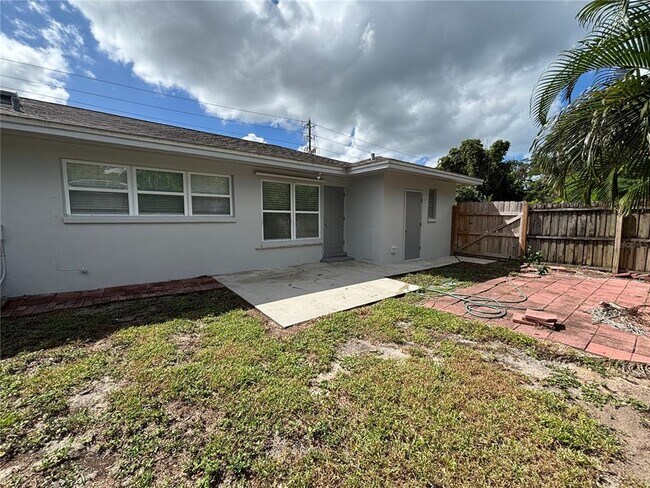 Building Photo - 640 San Salvador Dr