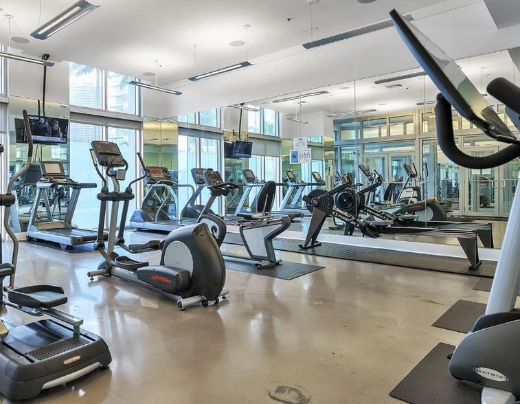 Building Photo - 90 SW 3rd St