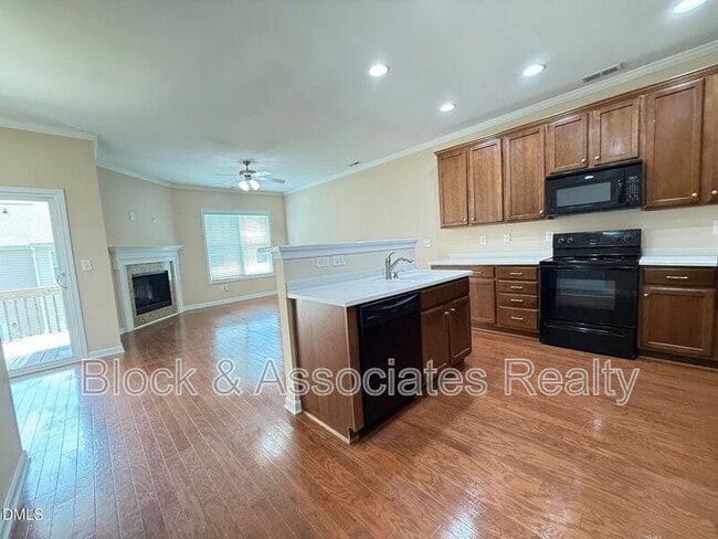 Building Photo - 705 Keystone Park Dr