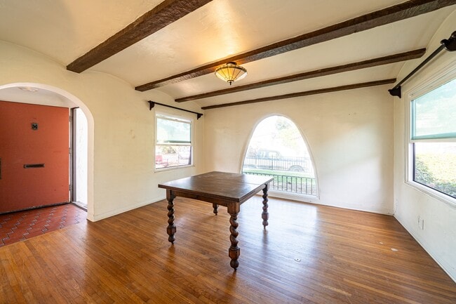 Building Photo - 3605 Dove Ct